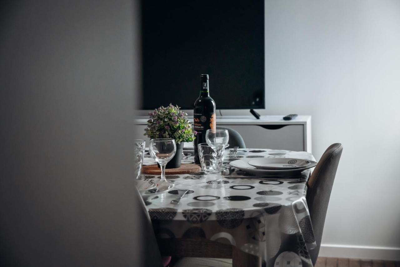 Appartement Neuf, Moderne Et Confortable! Ernee Ngoại thất bức ảnh